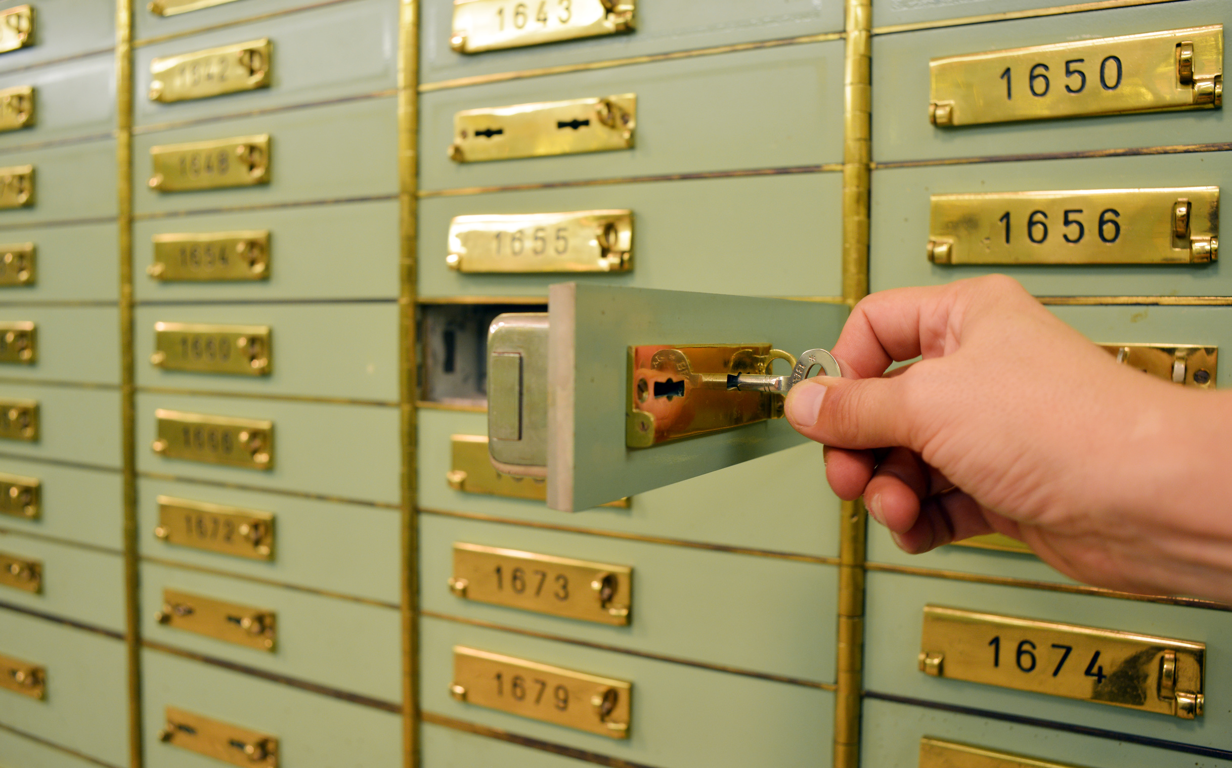 Rent a safe deposit box in Germany